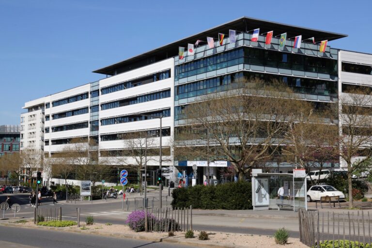 CEFAM International School of Business and Management